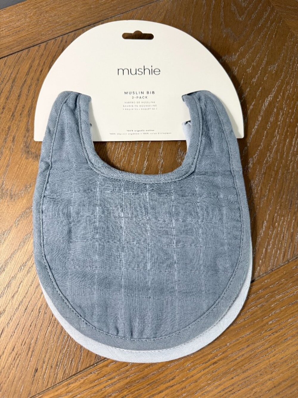 Mushie Muslin Bibb 2 pack.  Adjustable fit NEW